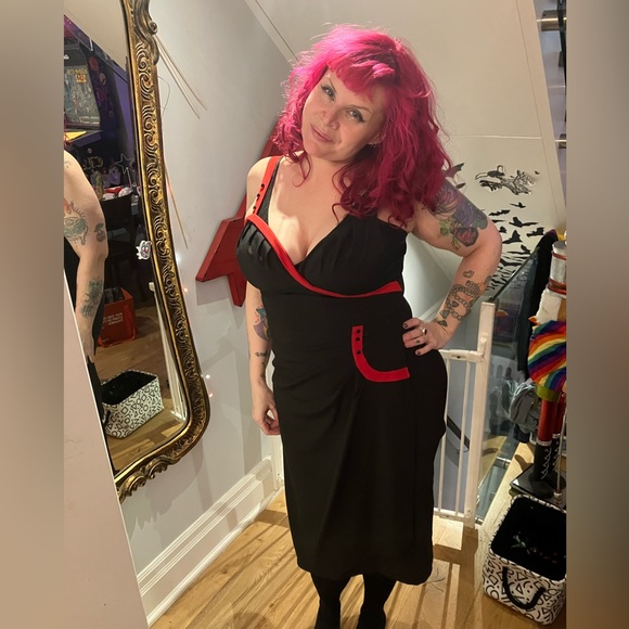 Red & Black Harley Quinn vibes dress. Pinup Girl, bombshell dress rockabilly - Picture 5 of 7